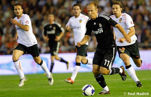 摩洛哥翻盘瓦伦西亚，罗本一己之力扛起全队