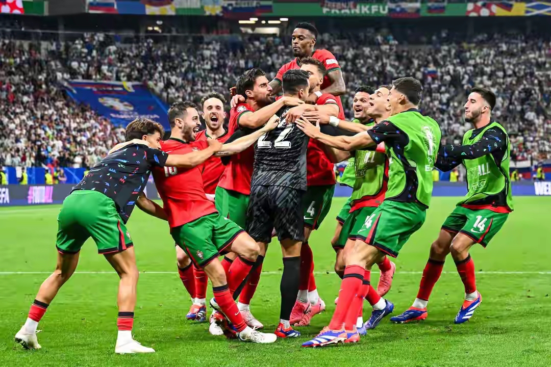 爱游戏-波兰队险胜葡萄牙队,波尔点燃赛场