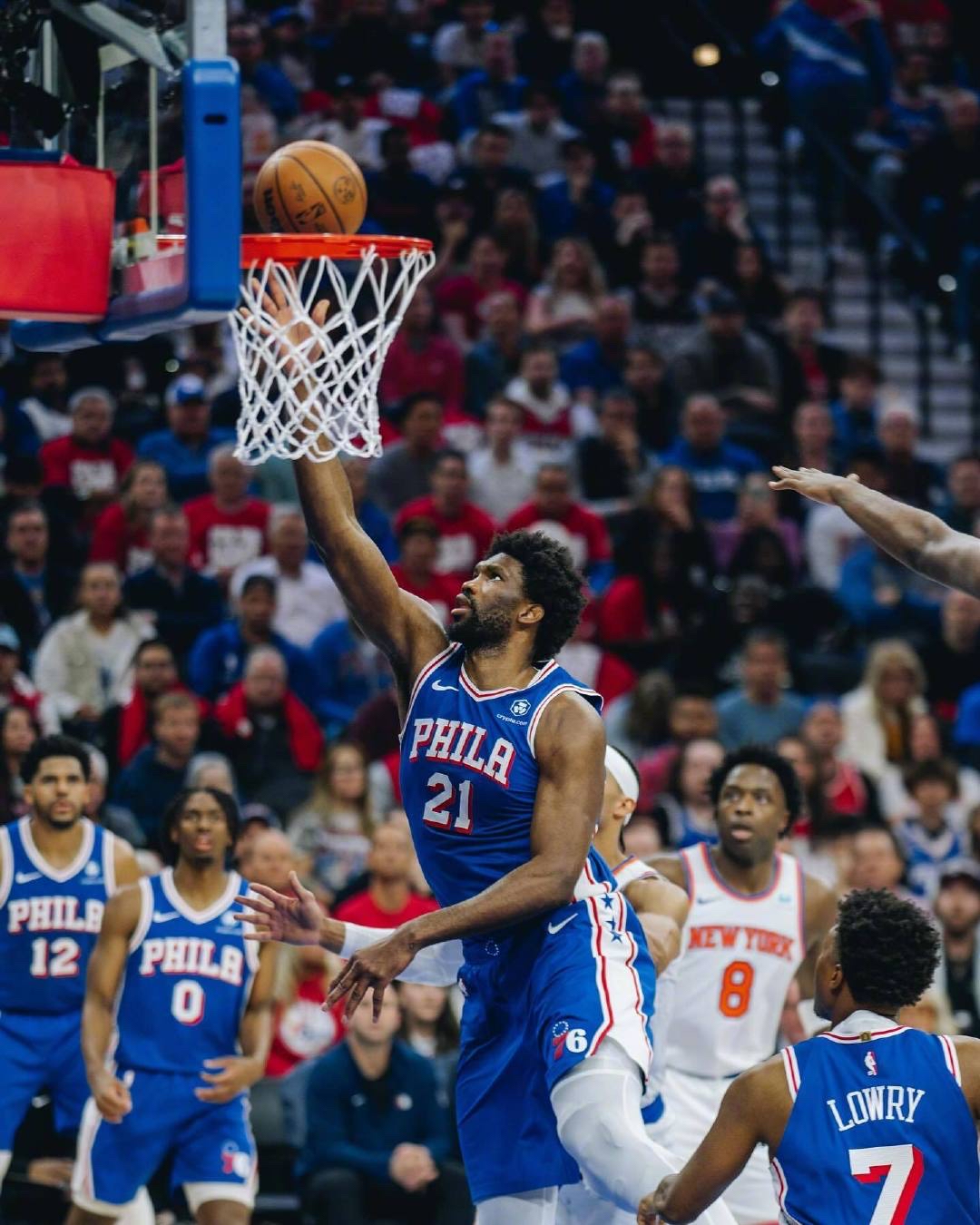 76人险胜步行者，戈贝尔关键制胜