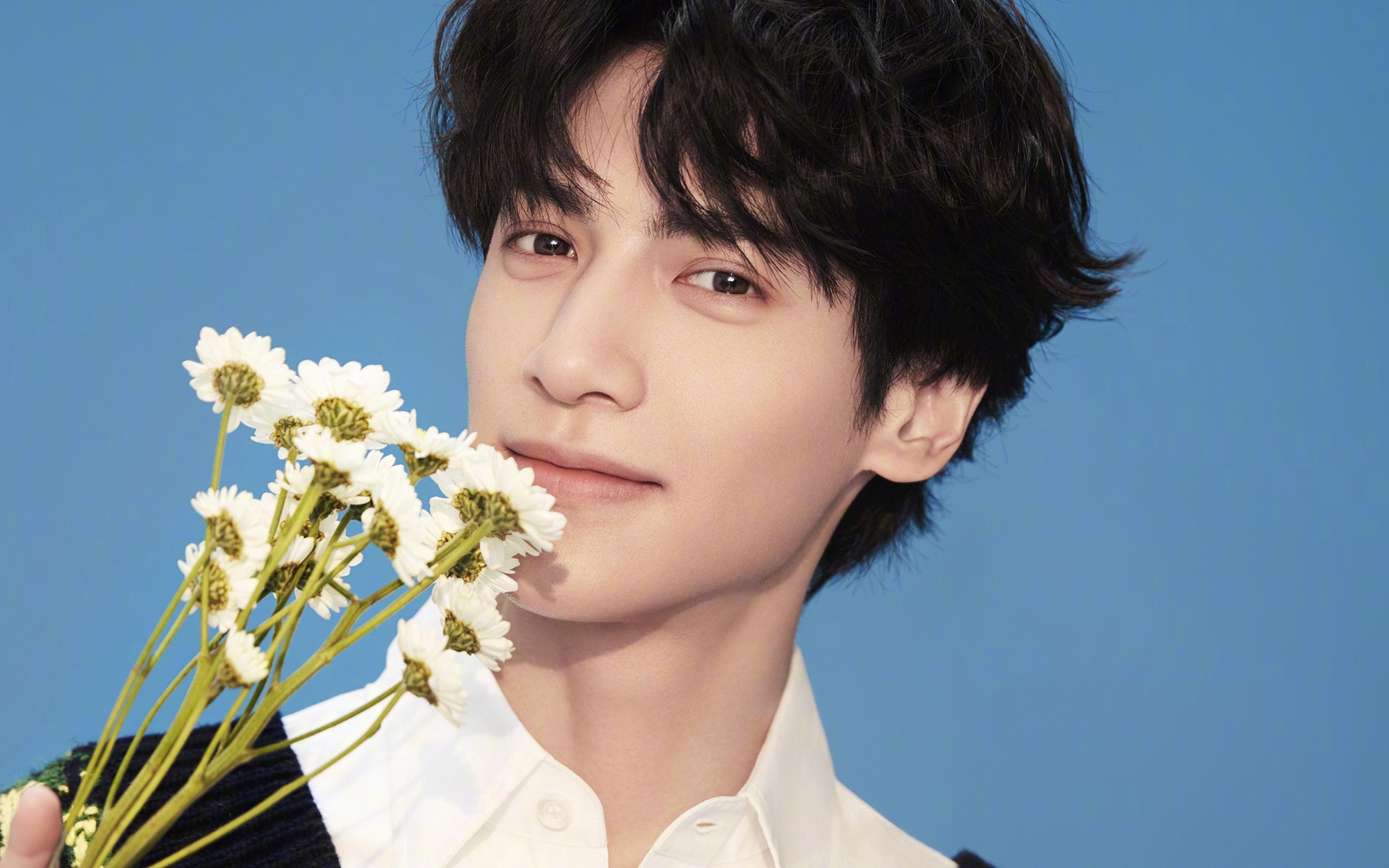 爱游戏APP-精密猎杀，勒克莱尔手术刀式超越，梅赛德斯如何一剑封喉颠覆红牛王朝