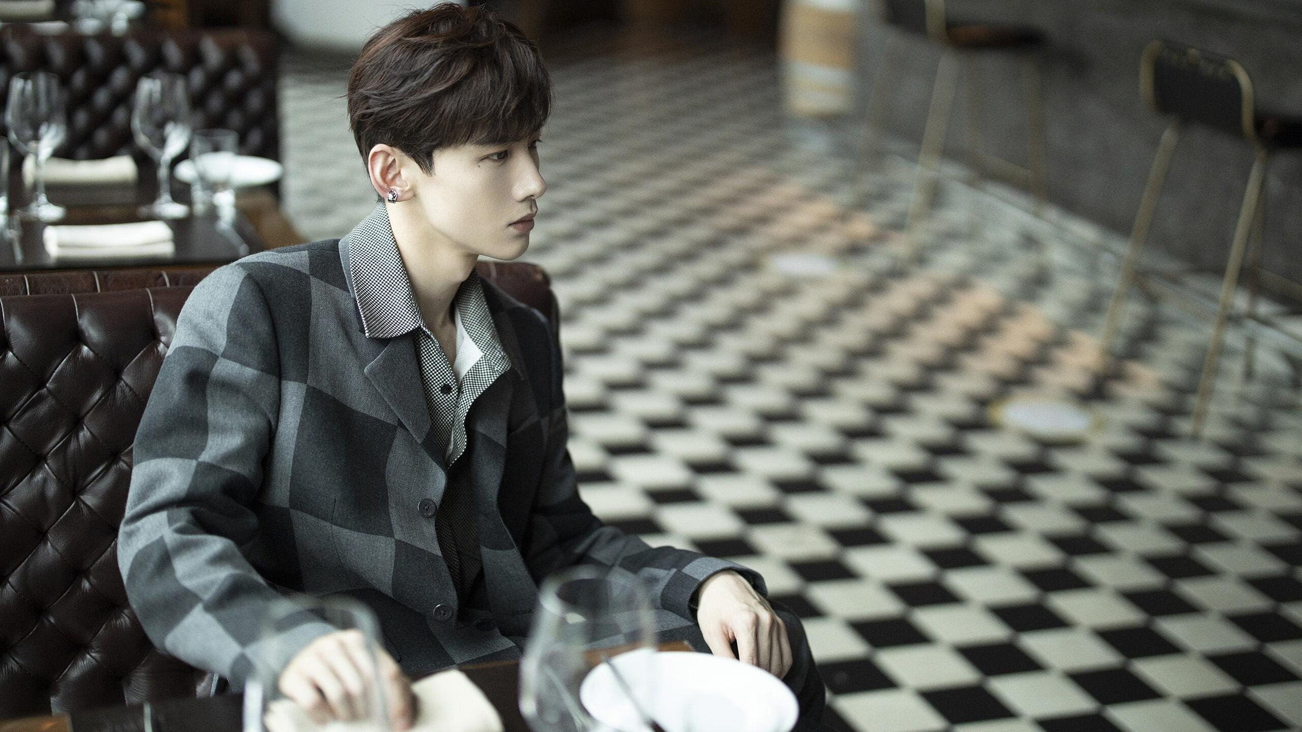 险胜的峰顶与纪录的远方，体育世界两种不同的永恒