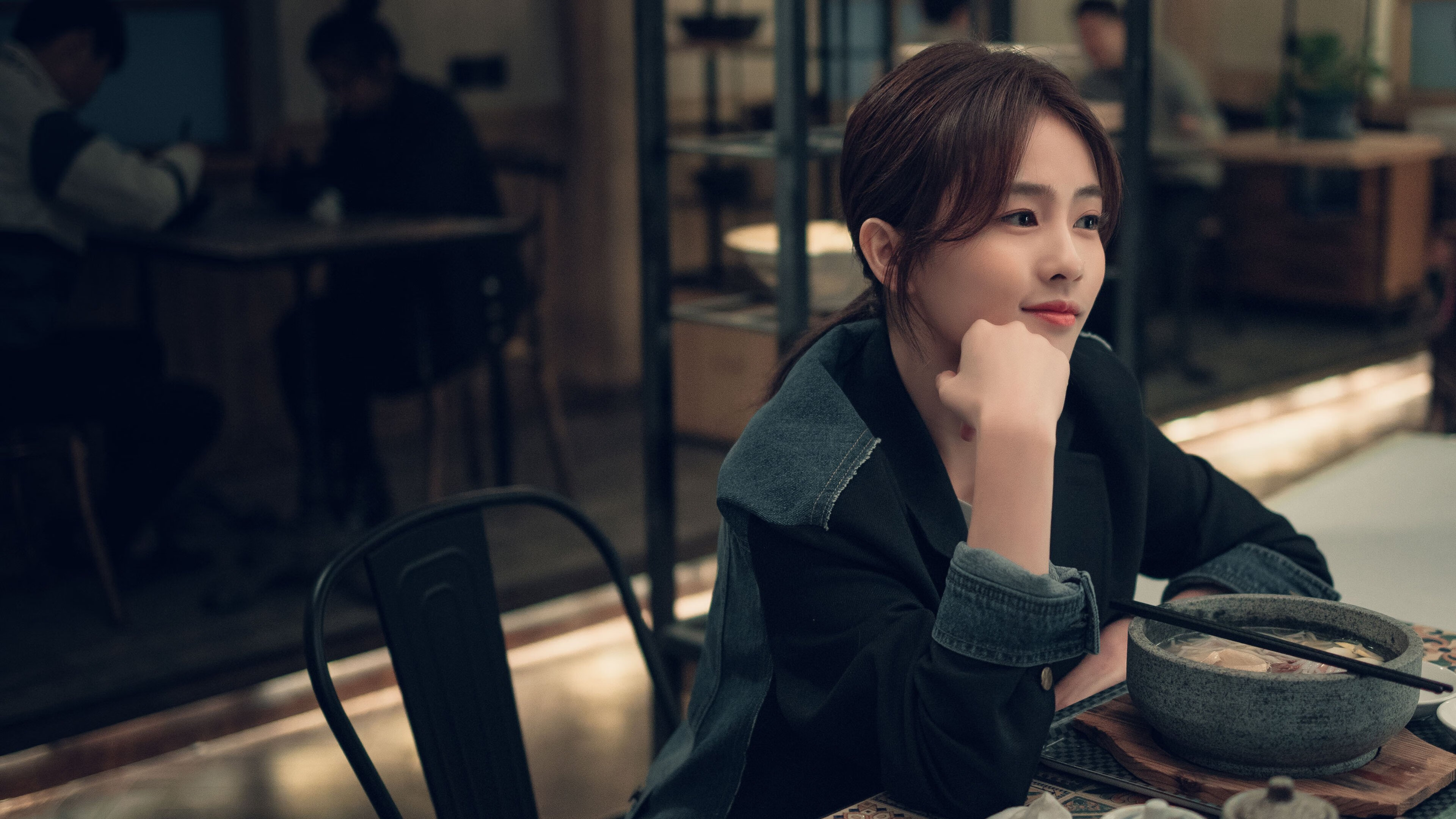 赛道与球场的交响，尼克斯如F1街道赛焦点战般硬仗击溃勇士