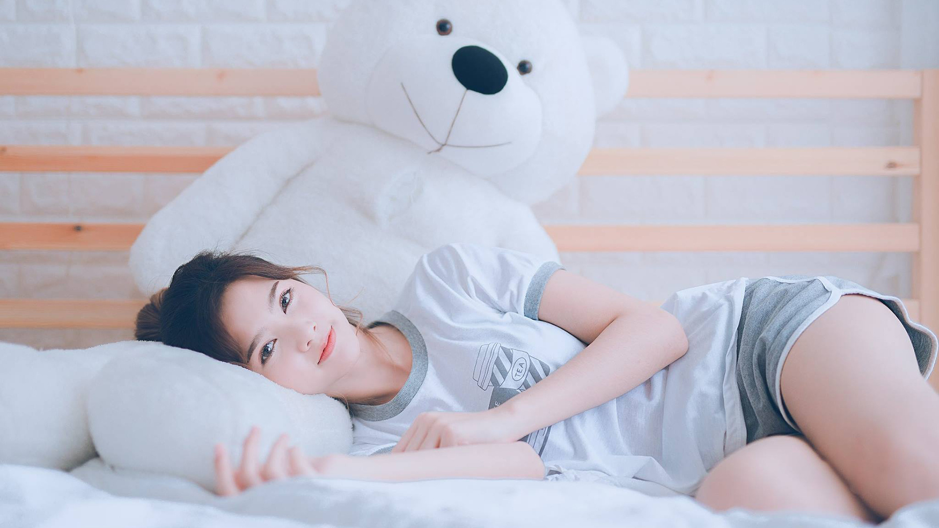 赛道与球场的交响，F1年度争冠夜，浓眉攻势如飓风