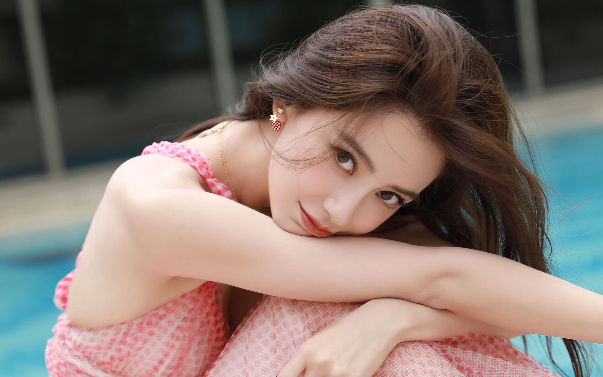 风暴之眼！克莱三分雨引领钢铁洪流，猛龙多点开花冲垮广东防线